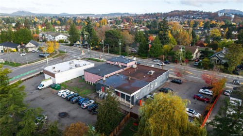 3890 Carey Rd, Saanich, BC 