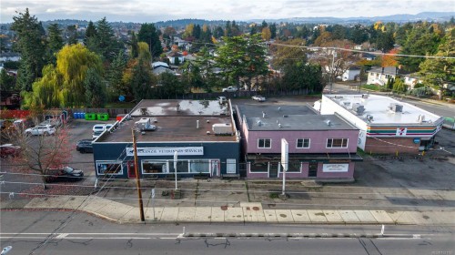 3890 Carey Rd, Saanich, BC 