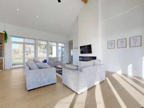 521 Old York Road, Burlington, ON - Indoor Photo Showing Living Room