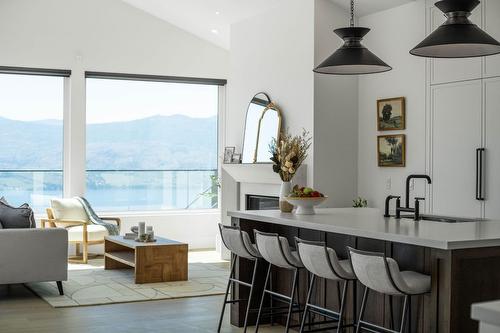 1327 Vineyard Drive, West Kelowna, BC - Indoor