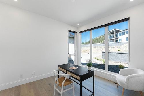 1327 Vineyard Drive, West Kelowna, BC - Indoor