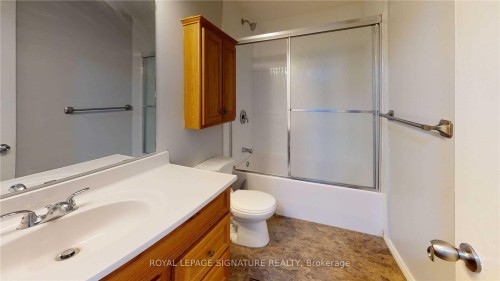 43-51 Paulander Drive, Kitchener, ON - Indoor Photo Showing Bathroom