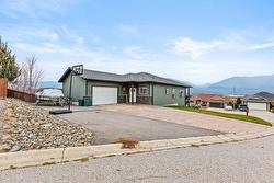 304 3rd Avenue  Creston, BC V0B 1G1
