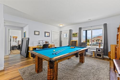 304 3Rd Avenue, Creston, BC - Indoor Photo Showing Other Room