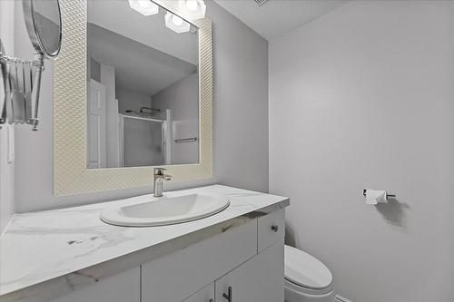109-4-7841 Highway 97 N, Kelowna, BC - Indoor Photo Showing Bathroom