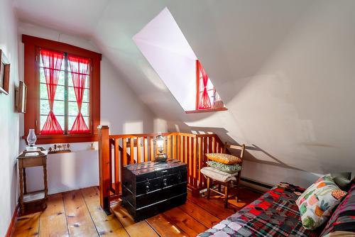 Boudoir - 2046 Ch. Des Chalets, Mont-Blanc, QC - Indoor