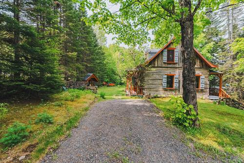 Entrée extérieure - 2046 Ch. Des Chalets, Mont-Blanc, QC - Outdoor