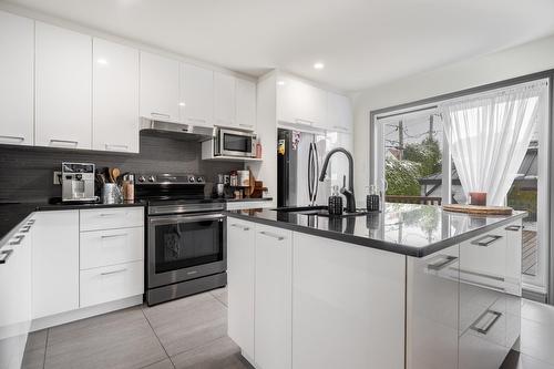 Kitchen - 653 Rue Des Dahlias, Saint-Eustache, QC - Indoor Photo Showing Kitchen With Upgraded Kitchen