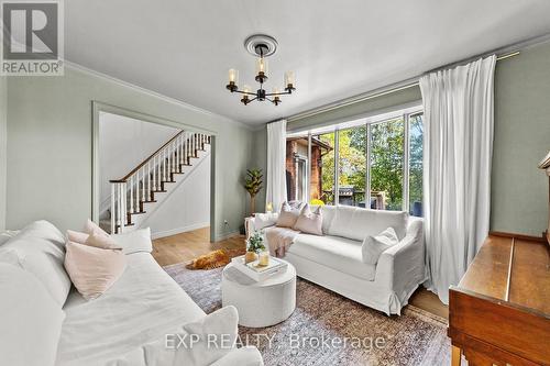 200 Harris Road, Middlesex Centre (Delaware Town), ON - Indoor Photo Showing Living Room