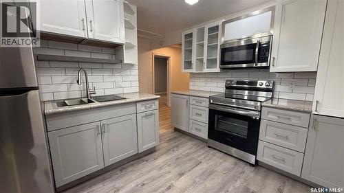 4124 4Th Avenue, Regina, SK - Indoor Photo Showing Kitchen With Upgraded Kitchen