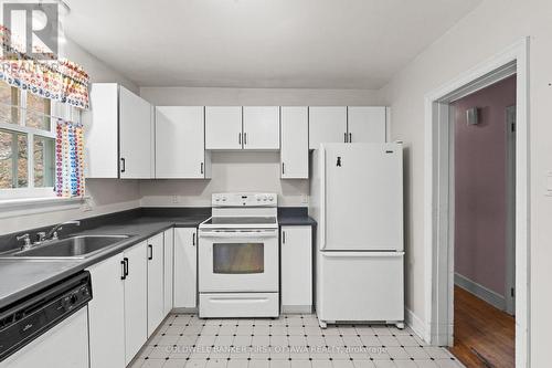 1914 Norwood Avenue, Ottawa, ON - Indoor Photo Showing Kitchen