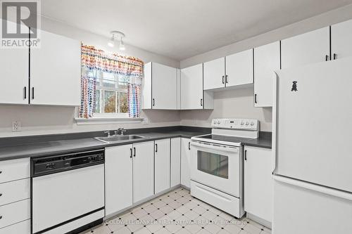 1914 Norwood Avenue, Ottawa, ON - Indoor Photo Showing Kitchen