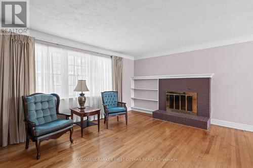 1914 Norwood Avenue, Ottawa, ON - Indoor Photo Showing Living Room