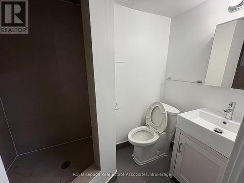 108 - 160 Huron Street, Toronto, ON - Indoor Photo Showing Bathroom