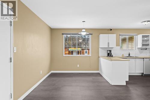 11152 Bottom Wood Lake Road, Lake Country, BC - Indoor Photo Showing Kitchen