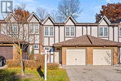 43 - 2120 RATHBURN ROAD E  Mississauga, ON L4W 2S8