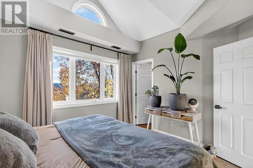 C - 137 Oldfield Drive, Ottawa, ON - Indoor Photo Showing Bedroom