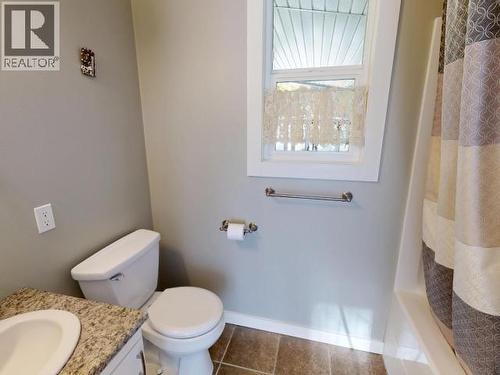 3004 Pebble Beach Road, Powell River, BC - Indoor Photo Showing Bathroom