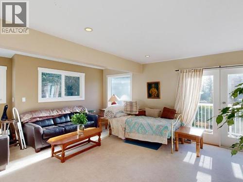 3004 Pebble Beach Road, Powell River, BC - Indoor Photo Showing Bedroom