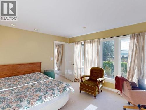 3004 Pebble Beach Road, Powell River, BC - Indoor Photo Showing Bedroom