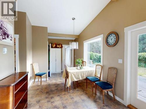 3004 Pebble Beach Road, Powell River, BC - Indoor Photo Showing Dining Room