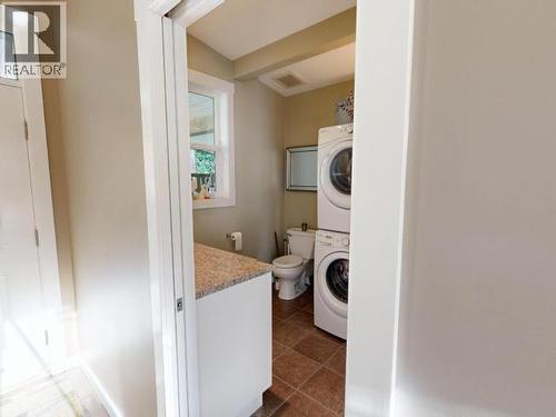 3004 Pebble Beach Road, Powell River, BC - Indoor Photo Showing Laundry Room