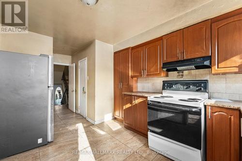 25 Falstaff Avenue, Toronto, ON - Indoor Photo Showing Kitchen