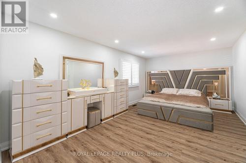 4635 Regents Terrace, Mississauga, ON - Indoor Photo Showing Bedroom
