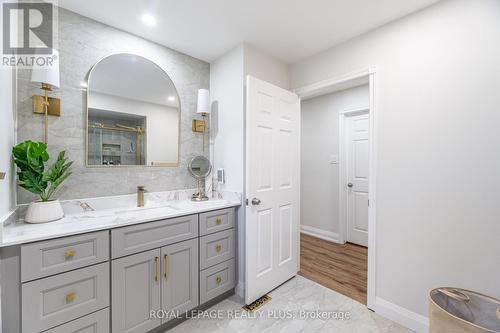 4635 Regents Terrace, Mississauga, ON - Indoor Photo Showing Bathroom