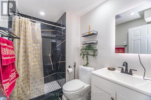 4635 Regents Terrace, Mississauga, ON - Indoor Photo Showing Bathroom