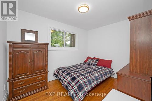 338 Delrex Boulevard, Halton Hills, ON - Indoor Photo Showing Bedroom
