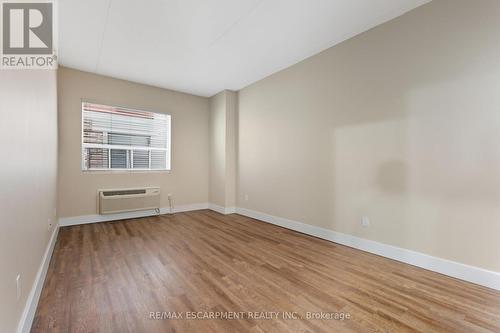 203 - 149 Main Street W, Hamilton, ON - Indoor Photo Showing Other Room