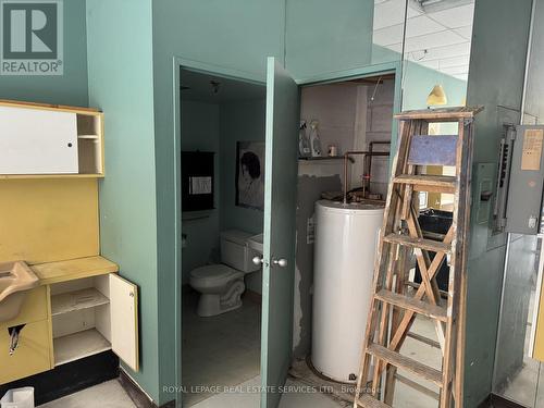 154 The Esplanade, Toronto, ON 