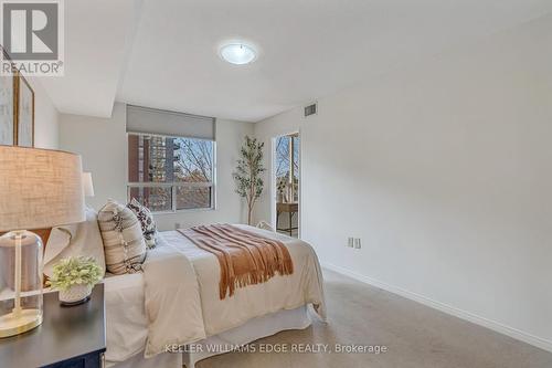 404 - 1270 Maple Crossing Boulevard, Burlington, ON - Indoor Photo Showing Bedroom
