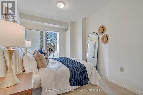 404 - 1270 Maple Crossing Boulevard, Burlington, ON - Indoor Photo Showing Bedroom