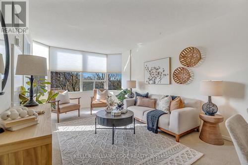 404 - 1270 Maple Crossing Boulevard, Burlington, ON - Indoor Photo Showing Living Room