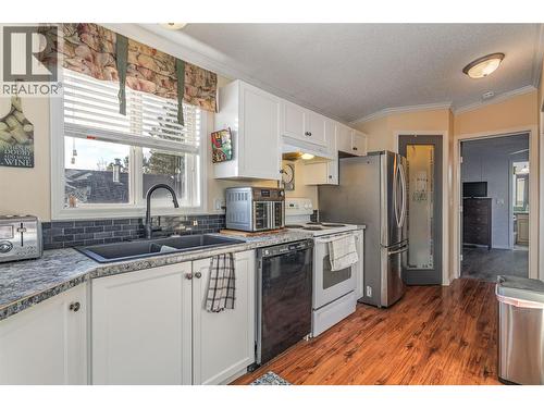 2550 Hollywood Road N Unit# 121, Kelowna, BC - Indoor Photo Showing Kitchen With Double Sink