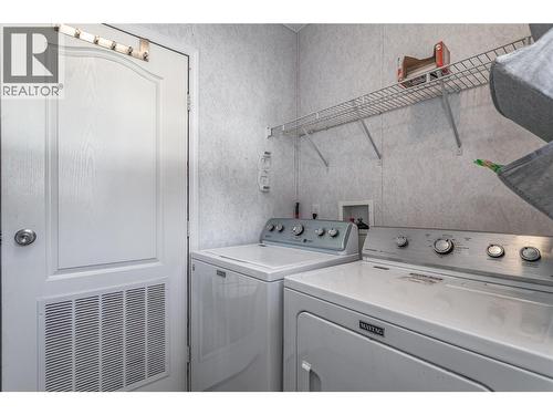 2550 Hollywood Road N Unit# 121, Kelowna, BC - Indoor Photo Showing Laundry Room