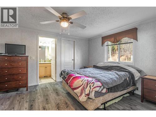 2550 Hollywood Road N Unit# 121, Kelowna, BC - Indoor Photo Showing Bedroom