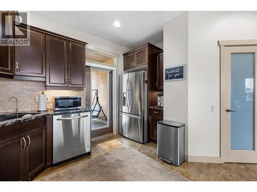 5067 Seon Crescent, Kelowna, BC - Indoor Photo Showing Kitchen