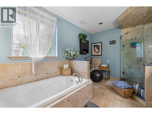 5067 Seon Crescent, Kelowna, BC - Indoor Photo Showing Bathroom