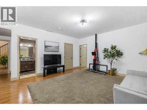 5067 Seon Crescent, Kelowna, BC - Indoor Photo Showing Other Room