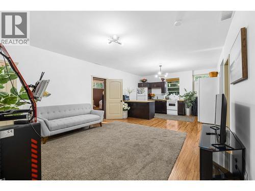 5067 Seon Crescent, Kelowna, BC - Indoor