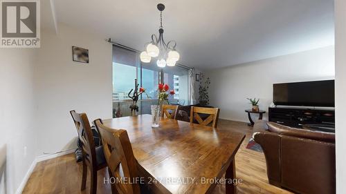 Ph 04 - 5 Massey Square, Toronto, ON - Indoor Photo Showing Dining Room