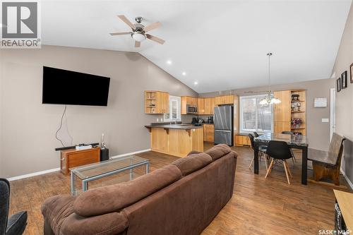 335 Ruttle Avenue, Kinistino, SK - Indoor Photo Showing Living Room