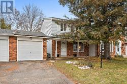 115 MCCLELLAN ROAD  Ottawa, ON K2H 5V7