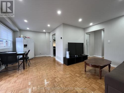 4327 Burnaby Court, Mississauga, ON - Indoor