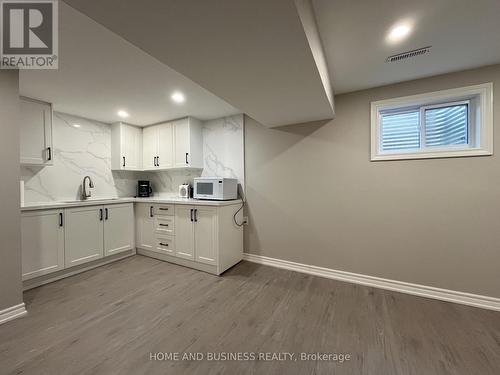 4327 Burnaby Court, Mississauga, ON - Indoor