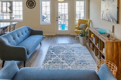 683 Laking Terrace, Milton (Cl Clarke), ON - Indoor