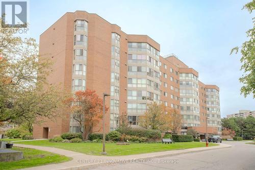 511 - 5 WELDRICK ROAD W  Richmond Hill, ON L4C 8S9